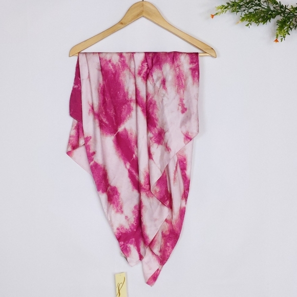 🆕🌿NORDSTROM TIE DYE SCARF🌿 - Picture 4 of 5